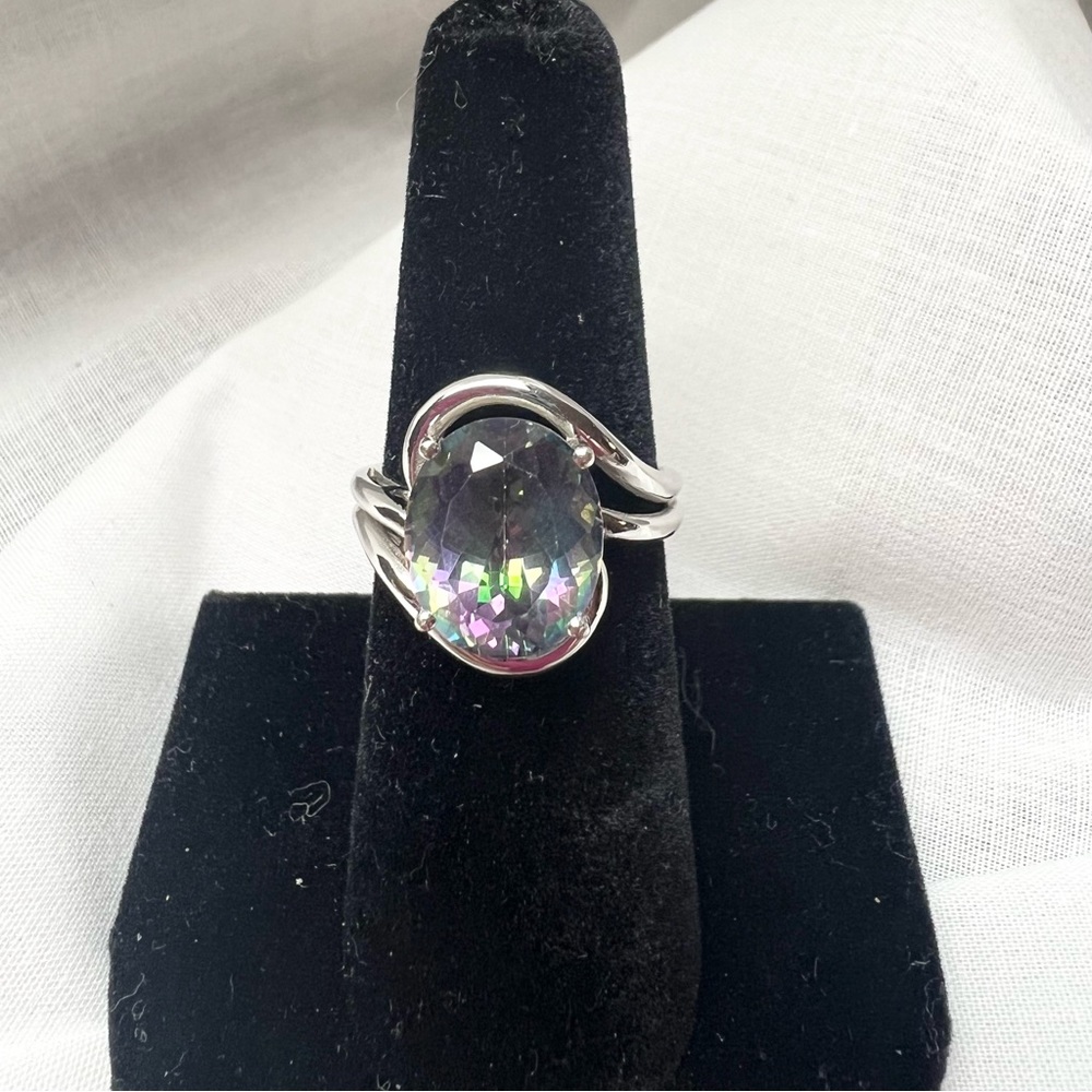 Rainbow Topaz - 18k white gold ring